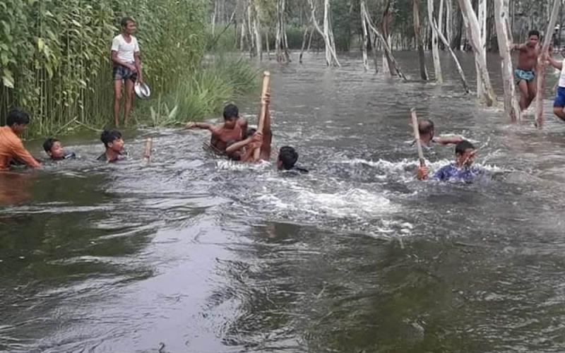 বন্যার কারণে এখন পর্যন্ত ১০৪ জনের মৃত্যু