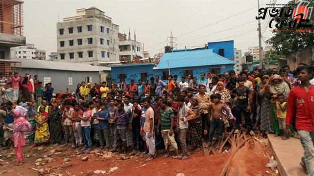 নারায়ণগঞ্জে একই পরিবারের ৩ জনকে গলা কেটে হত্যা