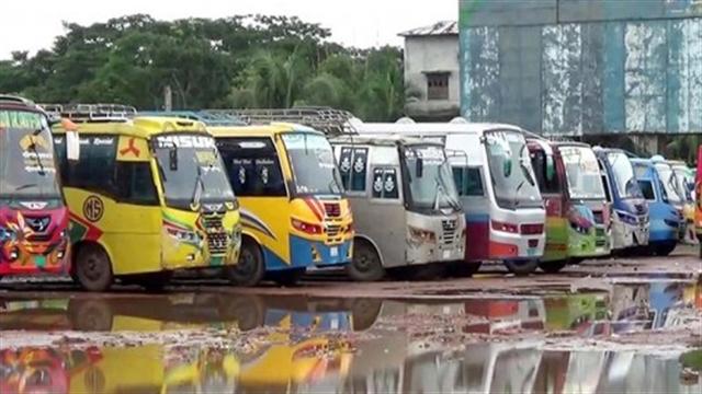 সড়ক আইন সংশোধনের দাবিতে বাস চলাচল বন্ধ রাখছে শ্রমিকরা