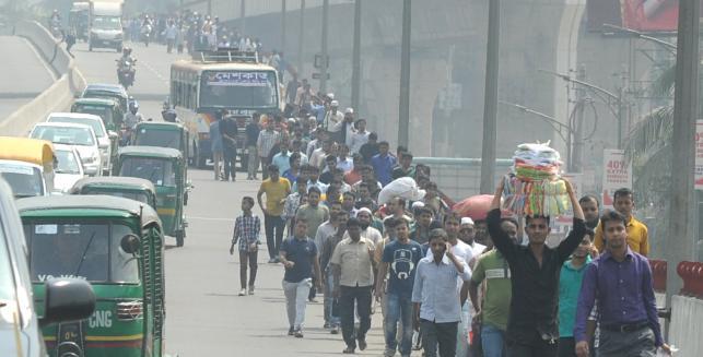 পরিবহণ ধর্মঘটের নামে নৈরাজ্য