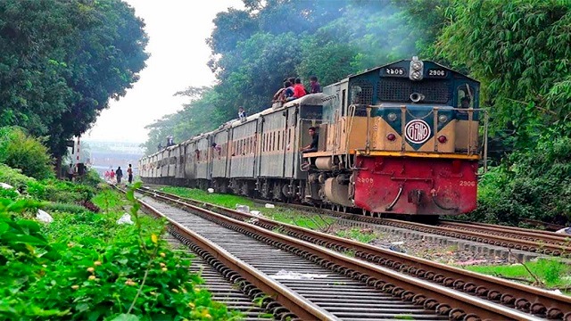 দীর্ঘ দুই মাস পর ১৫ আগস্ট থেকে চলবে সব আন্তঃনগর ট্রেন