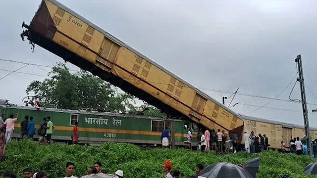 ভারতে ট্রেন দুর্ঘটনায় মৃত্যু বেড়ে ৮