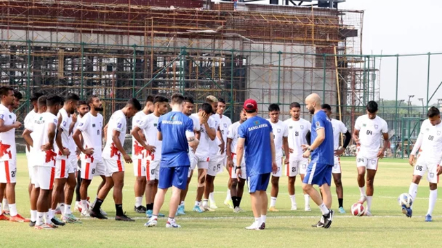 অস্ট্রেলিয়ার বিপক্ষে আজ কাবরেরার তিন টার্গেট