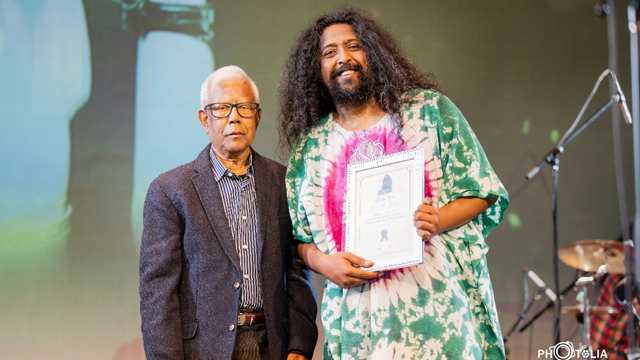 ছবি: ড. নরেন সাহা এবং অর্ক মুখার্জি