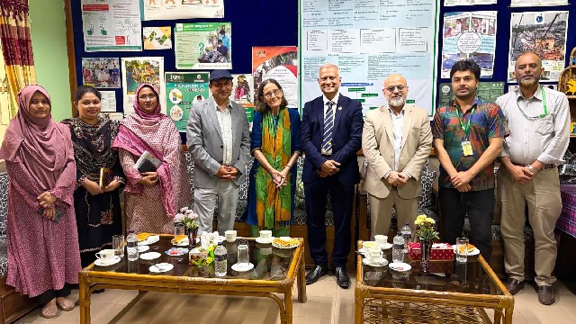 ছবি: সিআরপির প্রধান কার্যালয় পরিদর্শন করেন অস্ট্রেলিয়াপ্রবাসী সমাজকর্মী ও মানবাধিকারকর্মী কামাল পাশা