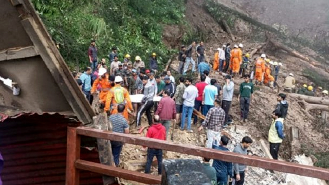  হিমাচলে মেঘভাঙা বৃষ্টি, ভূমিধসে ২১ জনের মৃত্যু