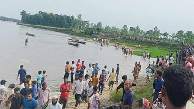 পঞ্চগড়ের করতোয়া নদীতে নৌকাডুবি, ২৪ জনের লাশ উদ্ধার